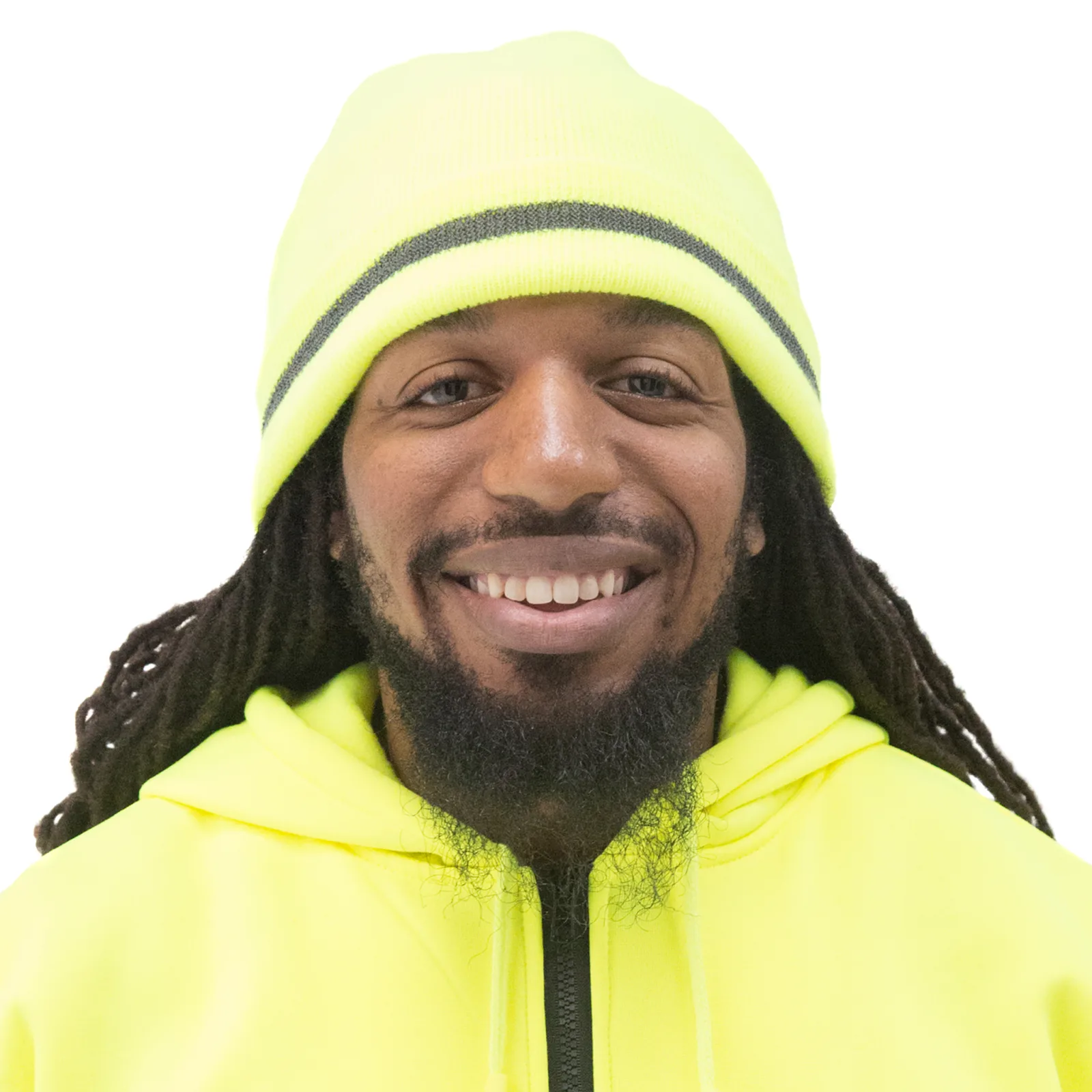 Un trabajador con el cabello muy largo llevando un suéter verde lima de alta visibilidad para combinar con el gorro beanie reflectante JORESTECH